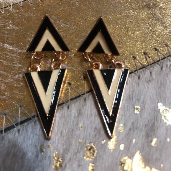 1980’s Style Rose Gold Plate Dangle Earrings - Picture 4 of 4